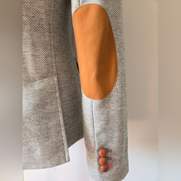 BANANA REPUBLIC Wool Blend Light Grey Blazer, Tan Elbow Patches. Size 4 - Picture 8 of 16